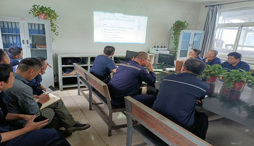 技術(shù)工程師深入一線為客戶開展技術(shù)培訓(xùn)