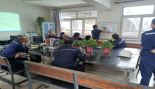 技術(shù)工程師深入一線為客戶開展技術(shù)培訓(xùn)